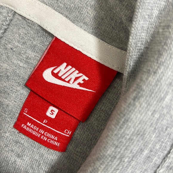 Nike Women’s Gym CLC Funnel Hoodie in Birch Grey with Seamed Pockets - Picture 15 of 16